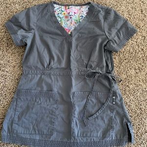 XS Koi Scrub Top